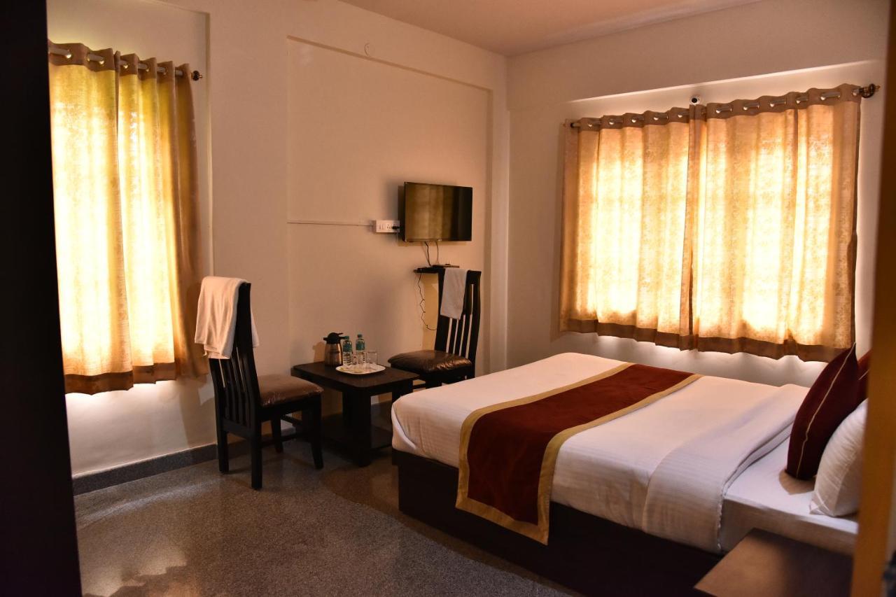 The Banjaara Suites Bangalore Esterno foto