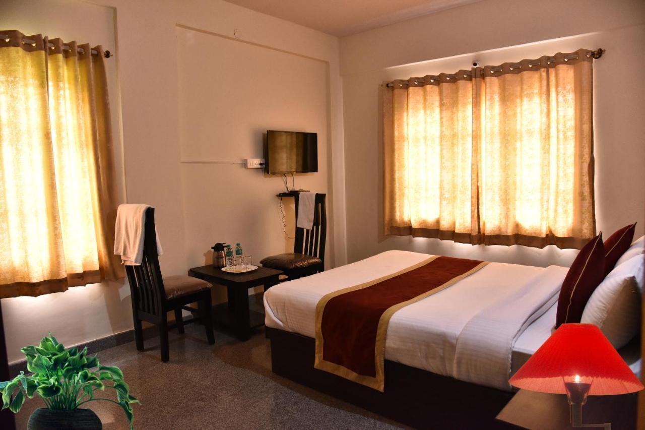 The Banjaara Suites Bangalore Esterno foto