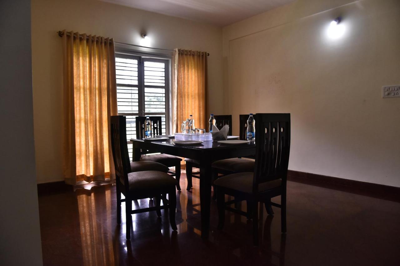 The Banjaara Suites Bangalore Esterno foto