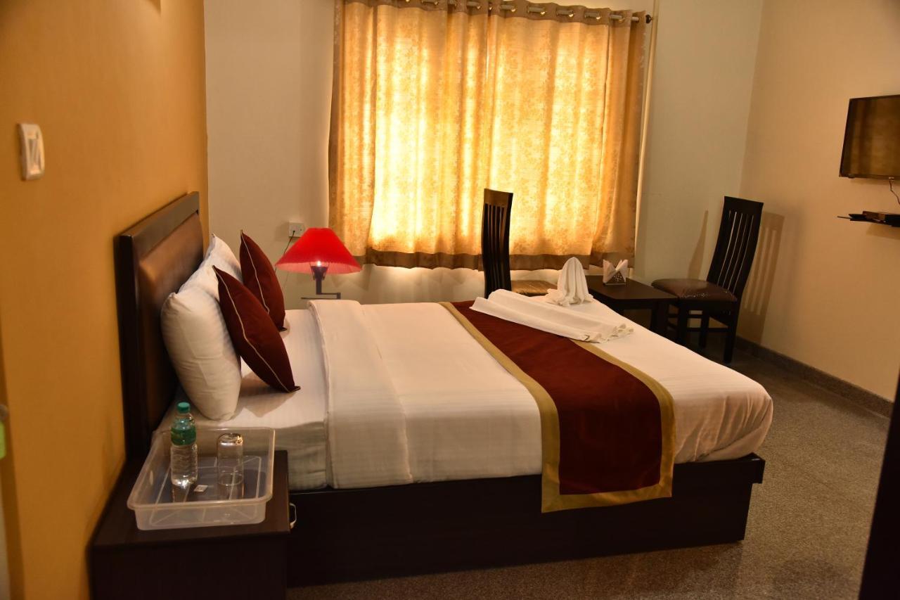 The Banjaara Suites Bangalore Esterno foto