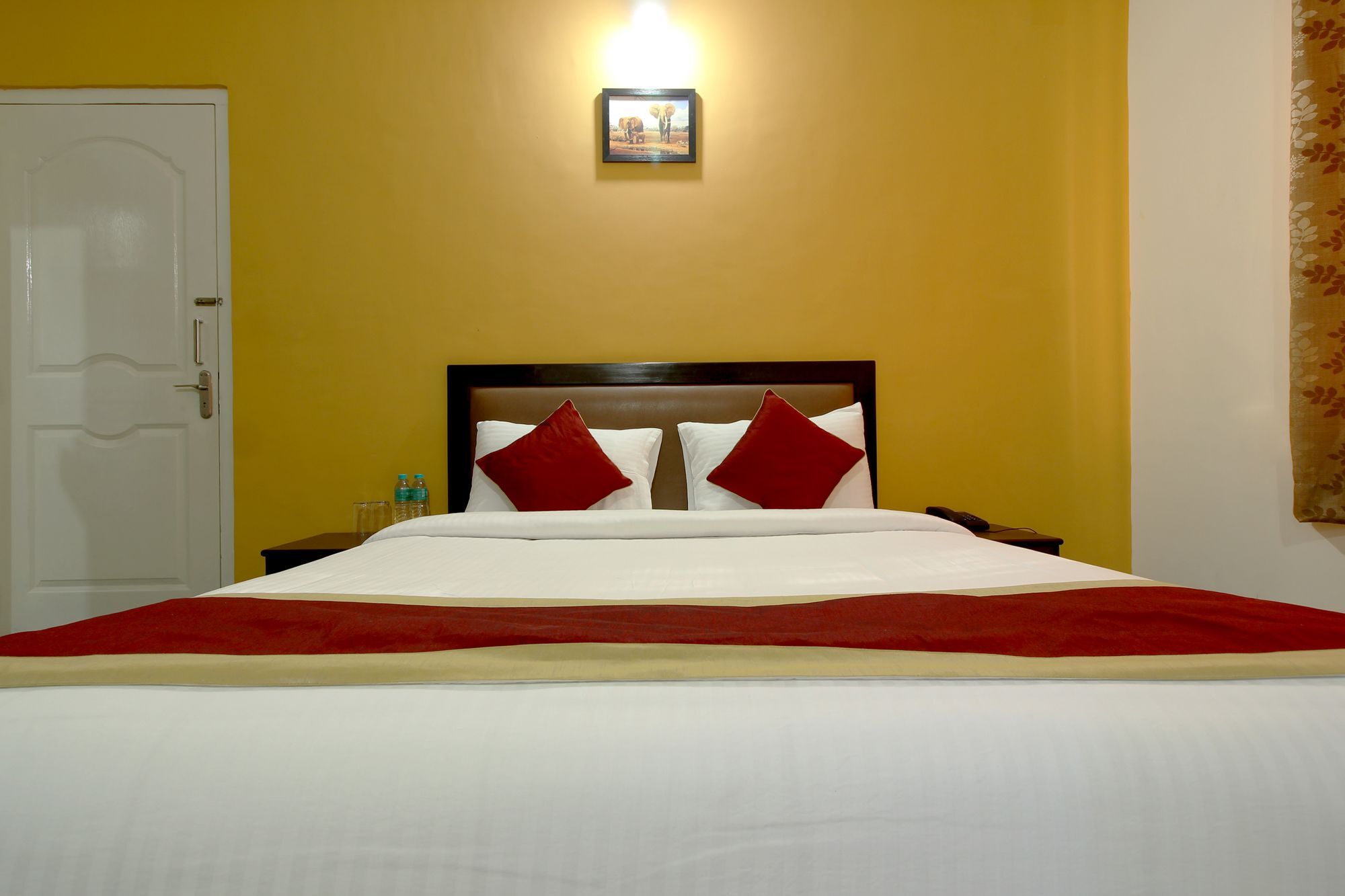 The Banjaara Suites Bangalore Esterno foto